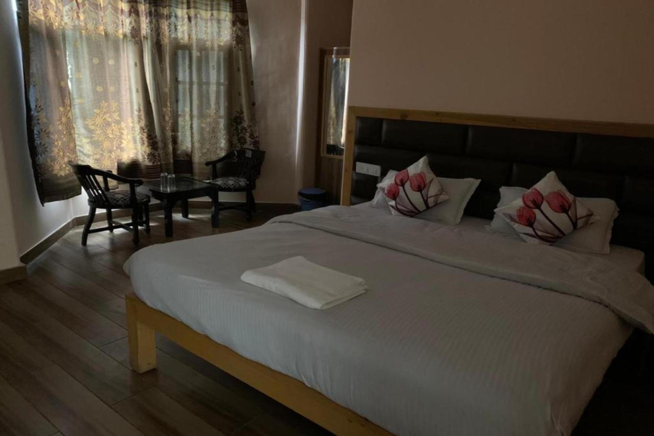 Aarika Homestay Shimla Buitenkant foto
