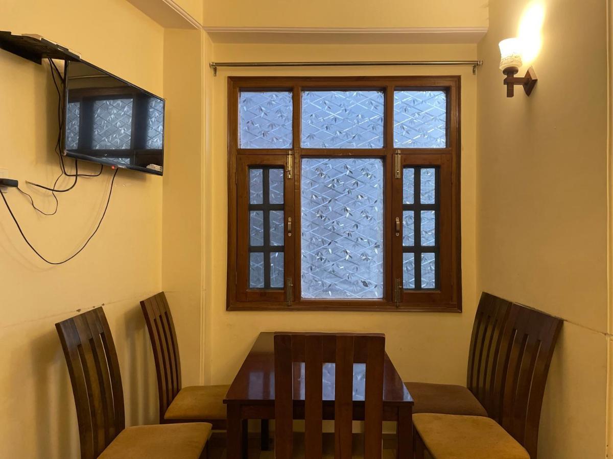 Aarika Homestay Shimla Buitenkant foto
