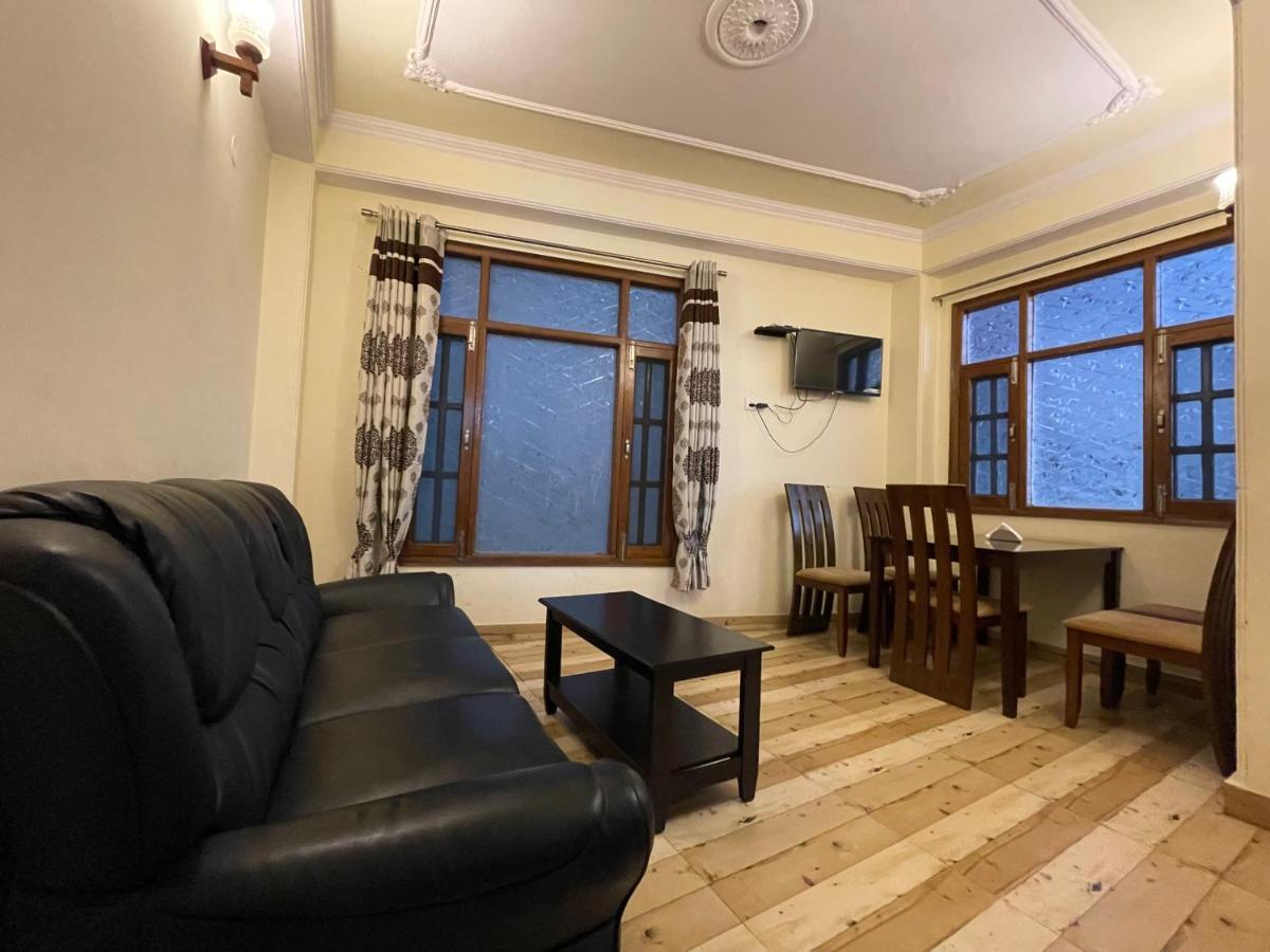 Aarika Homestay Shimla Buitenkant foto