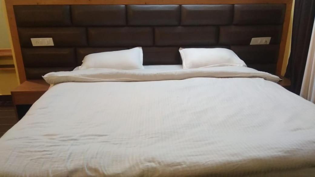 Aarika Homestay Shimla Buitenkant foto